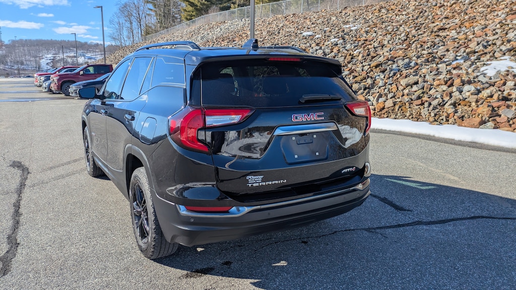 Used 2022 GMC Terrain AT4 SUV
