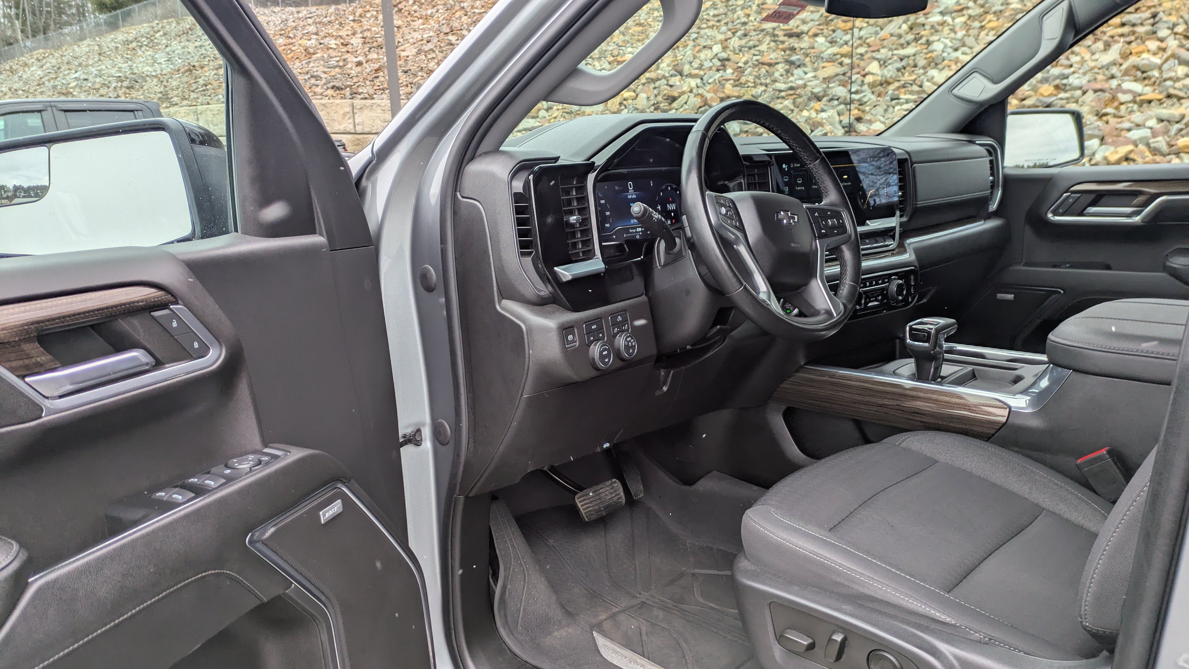 2023 Chevrolet Silverado 1500 RST - Photo 13
