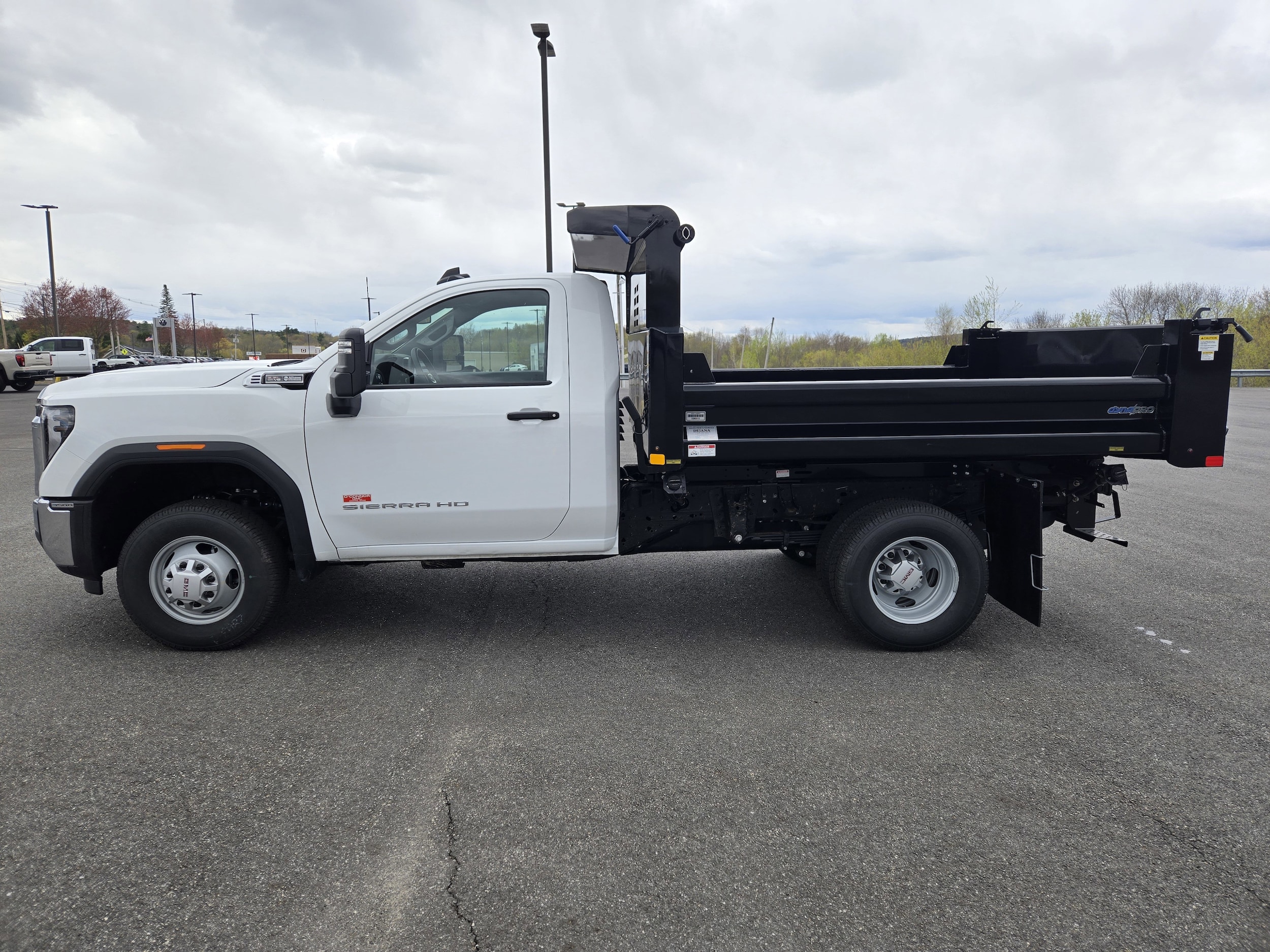 2026 GMC Sierra 3500HD Pro - Photo 4