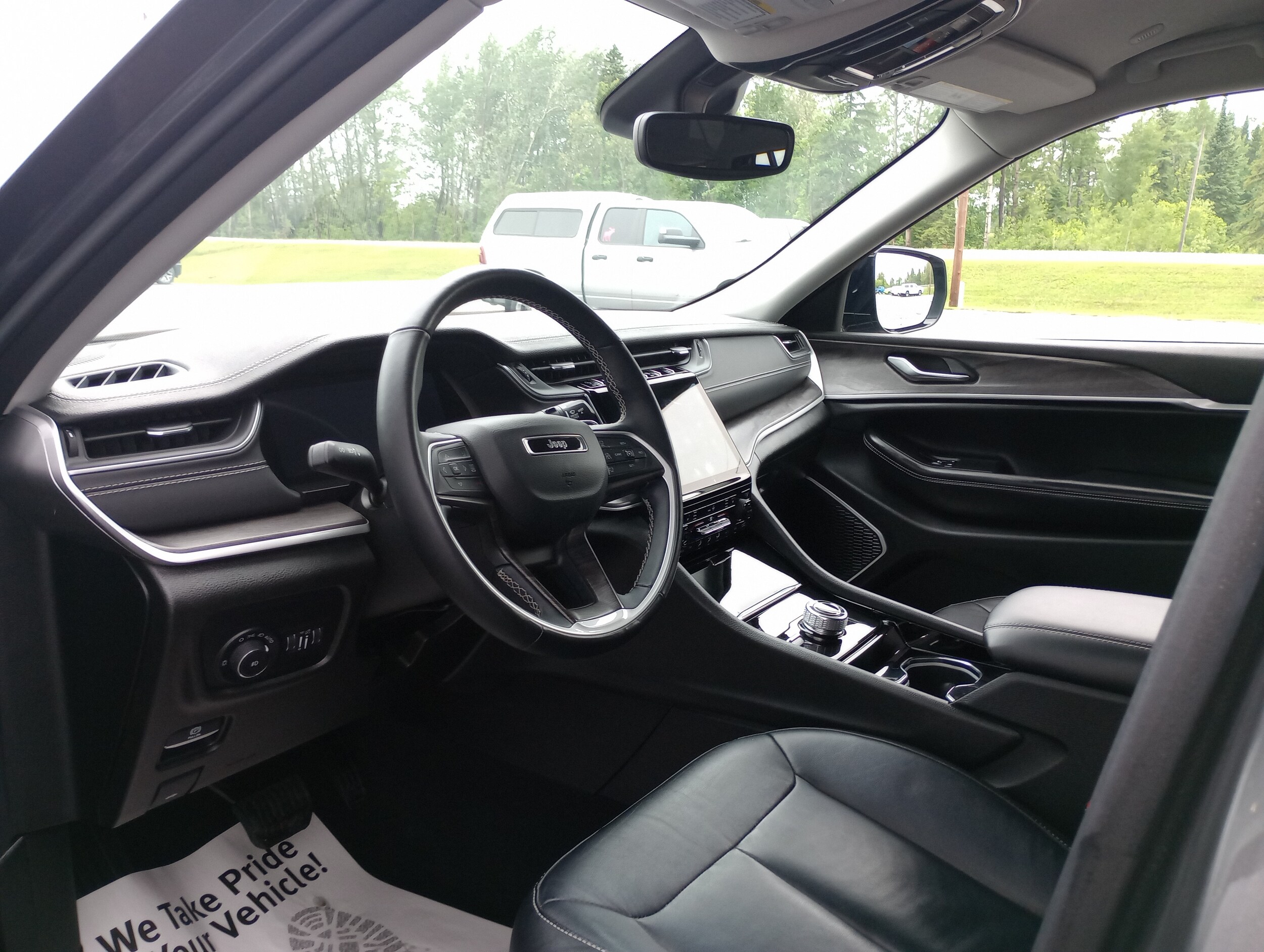 2022 Jeep Grand Cherokee Limited photo 3