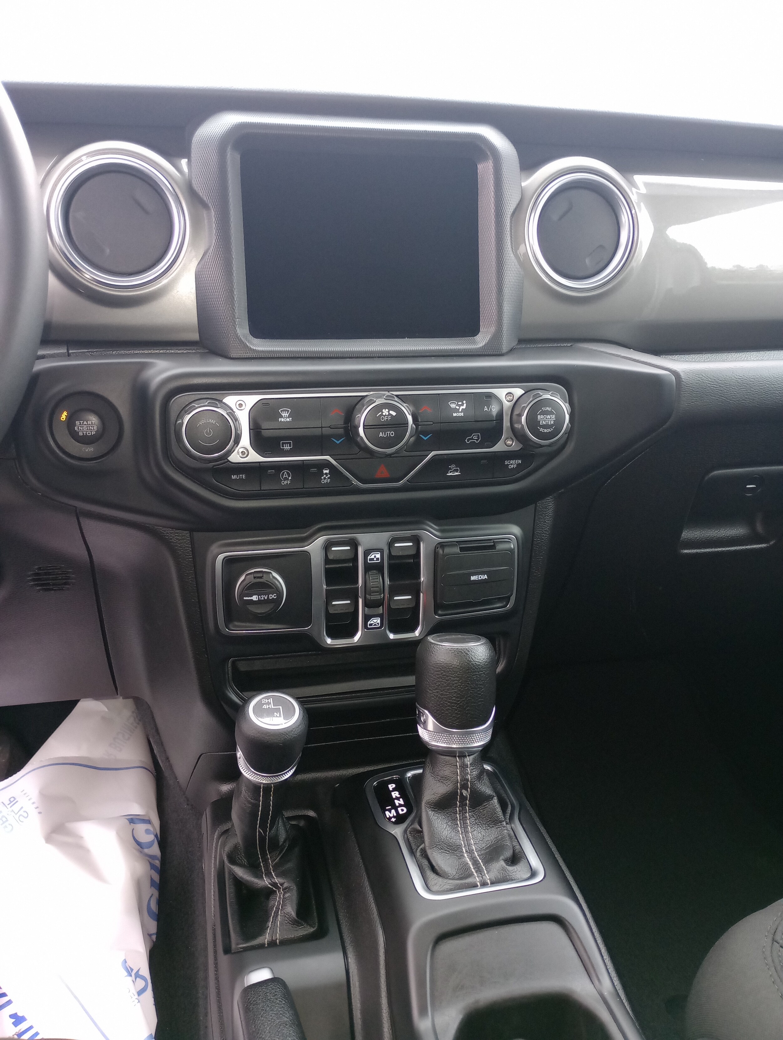 2023 Jeep Gladiator Overland photo 4