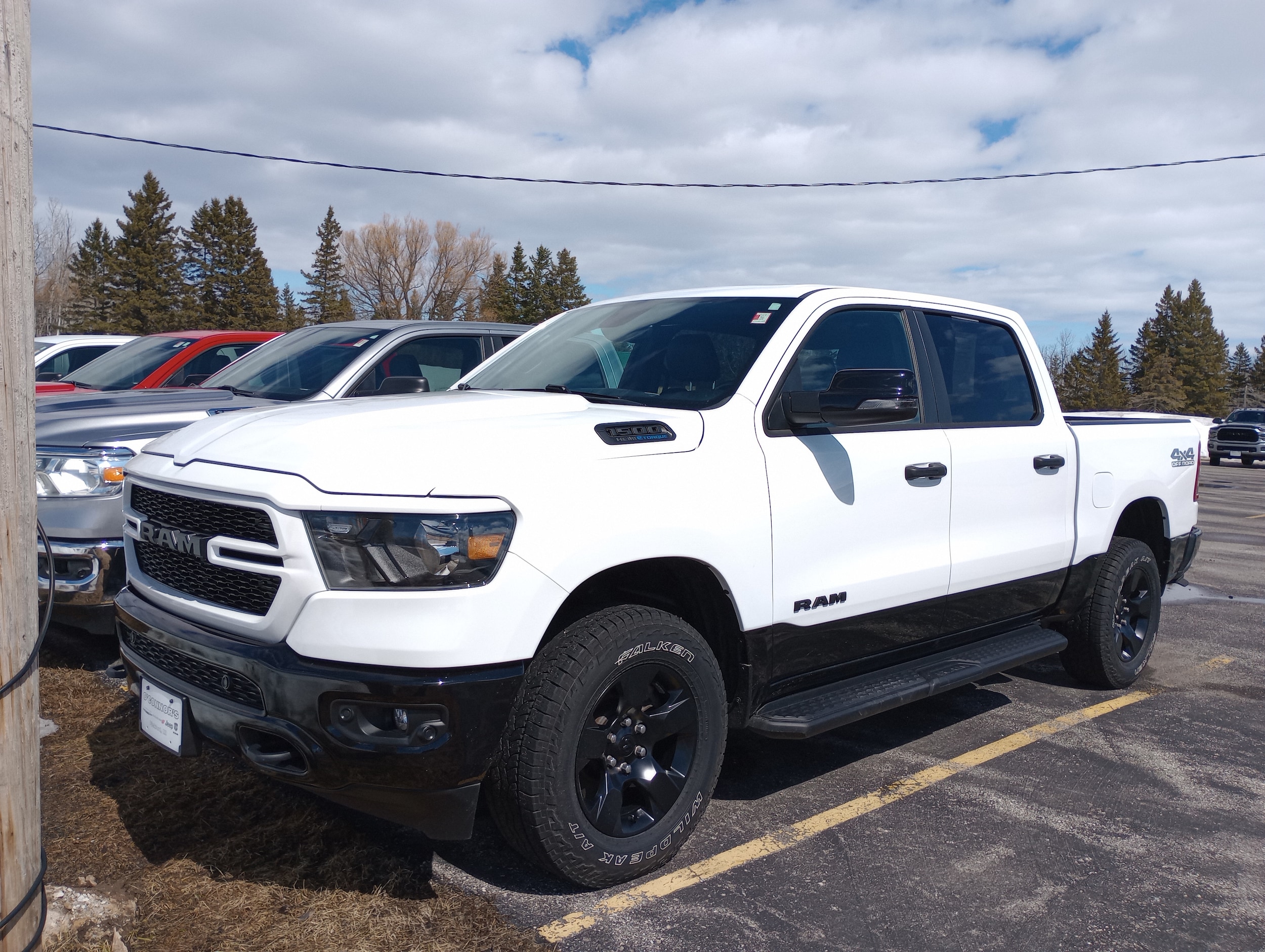 2023 RAM 1500 Big Horn/Lone Star 4x4 Crew Cab 5'7's photo
