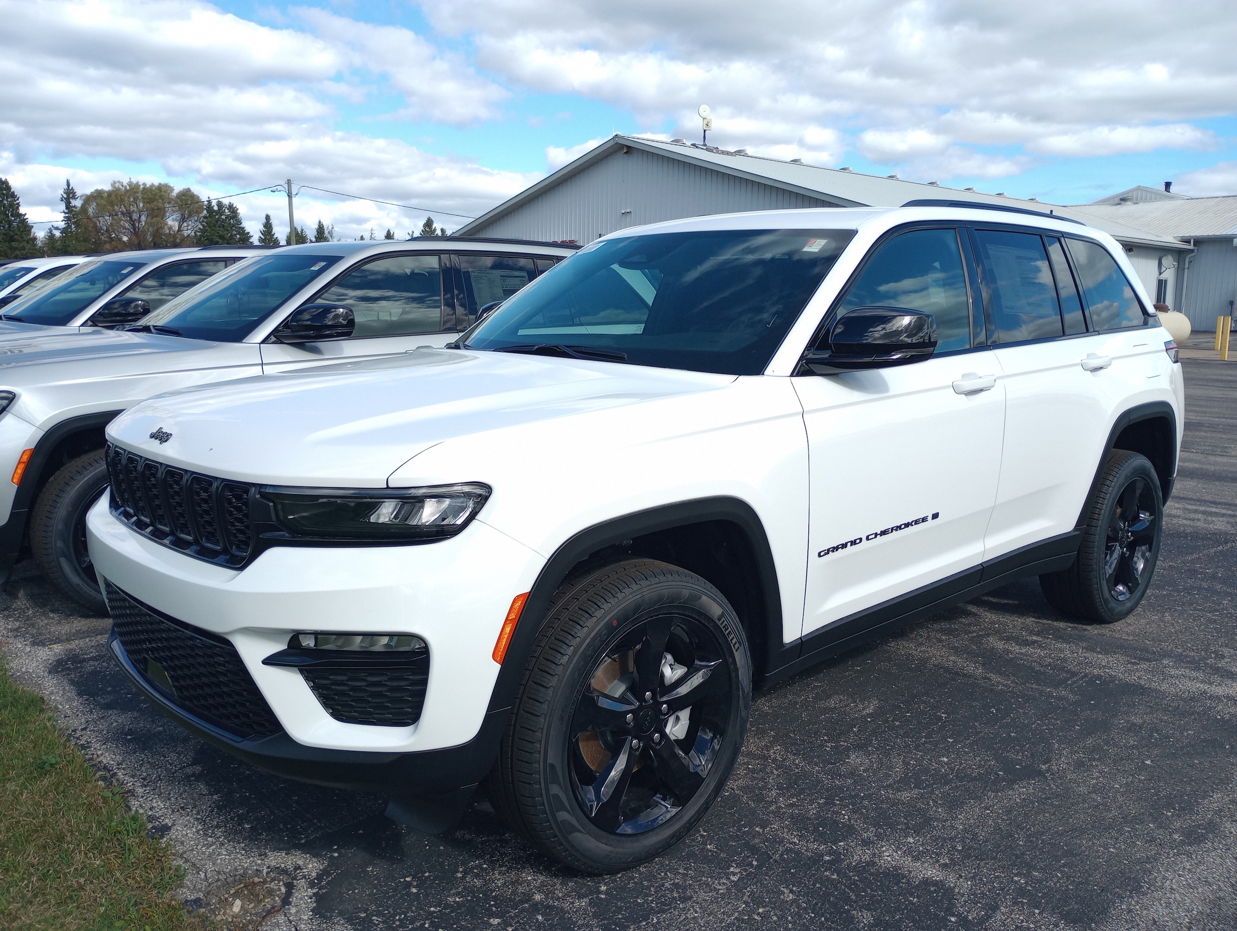 2025 Jeep Grand Cherokee Limited's photo