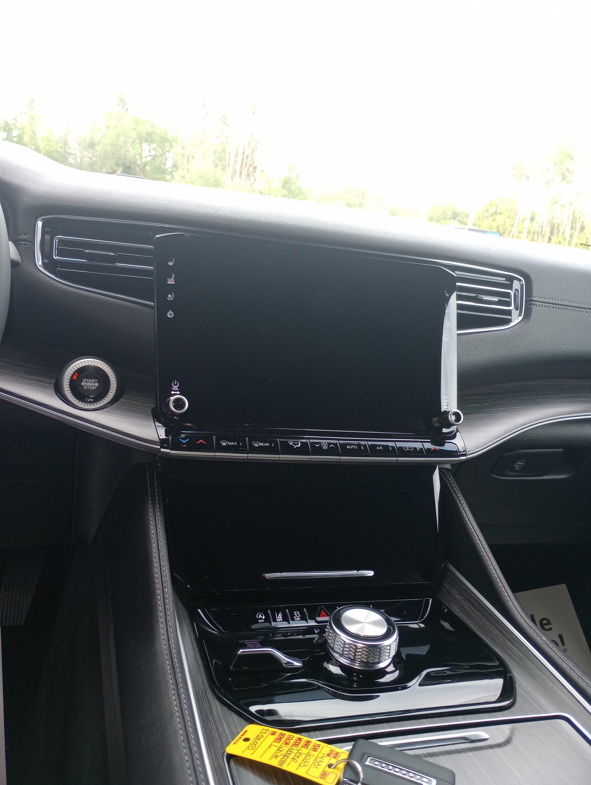 2023 Jeep Wagoneer L Series II photo 4