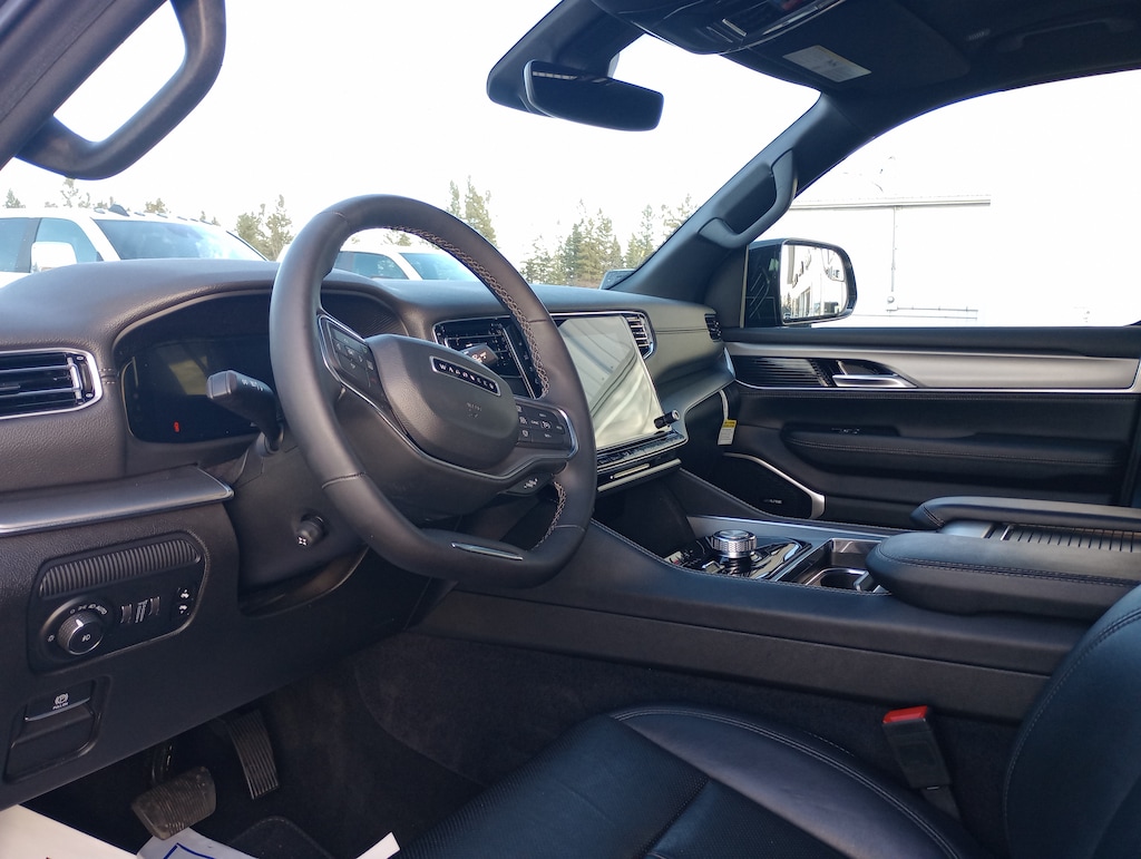 Used 2024 Jeep Wagoneer Series II Carbide Series II Carbide 4x4