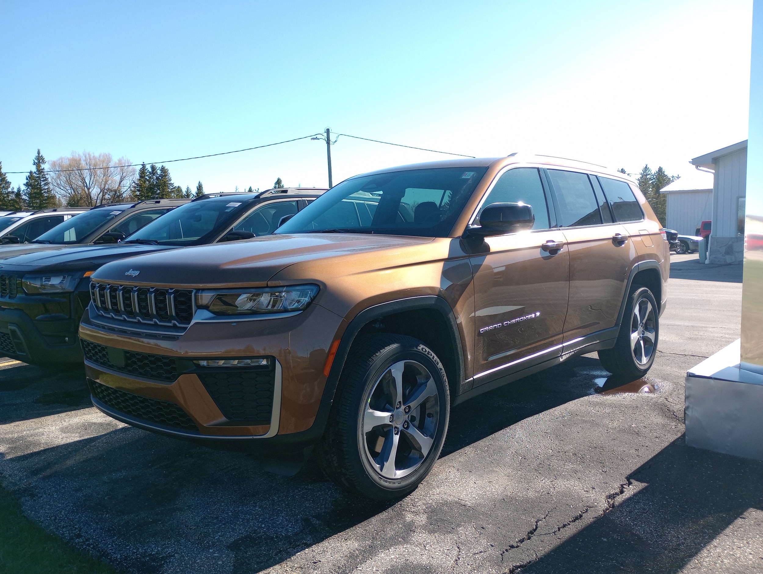 2026 Jeep Grand Cherokee L Limited 4x4's photo