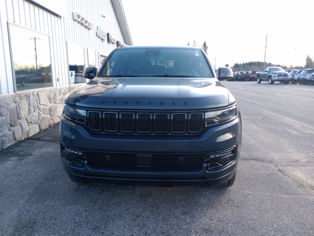 Used 2024 Jeep Wagoneer Series II Carbide Series II Carbide 4x4