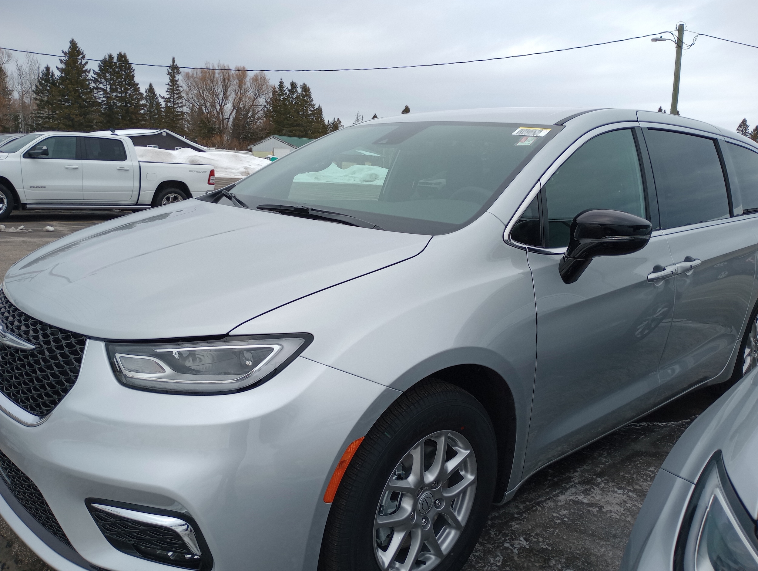 2026 Chrysler Pacifica Select