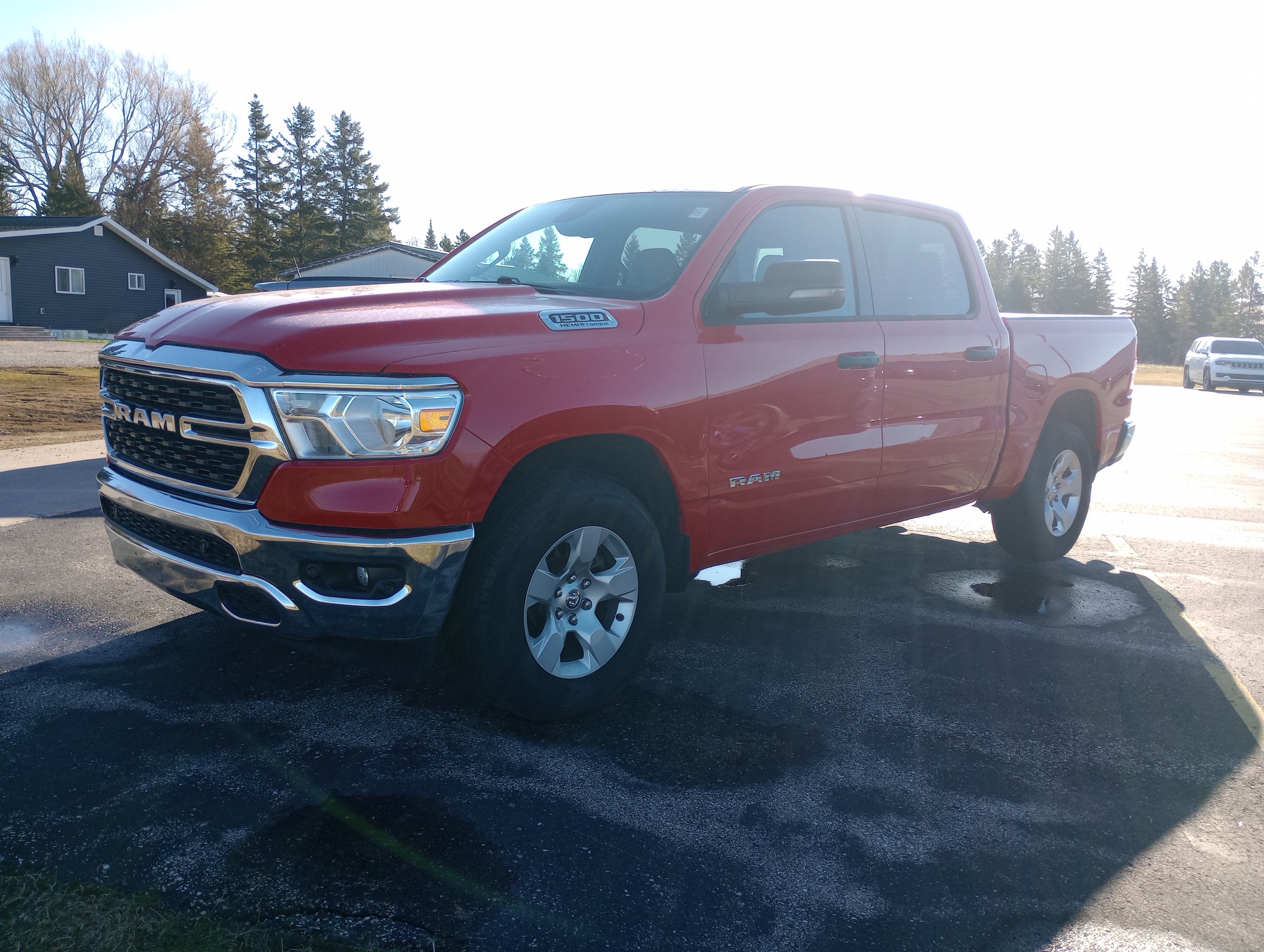 2024 RAM 1500 Big Horn/Lone Star 4x4 Crew Cab 5'7's photo