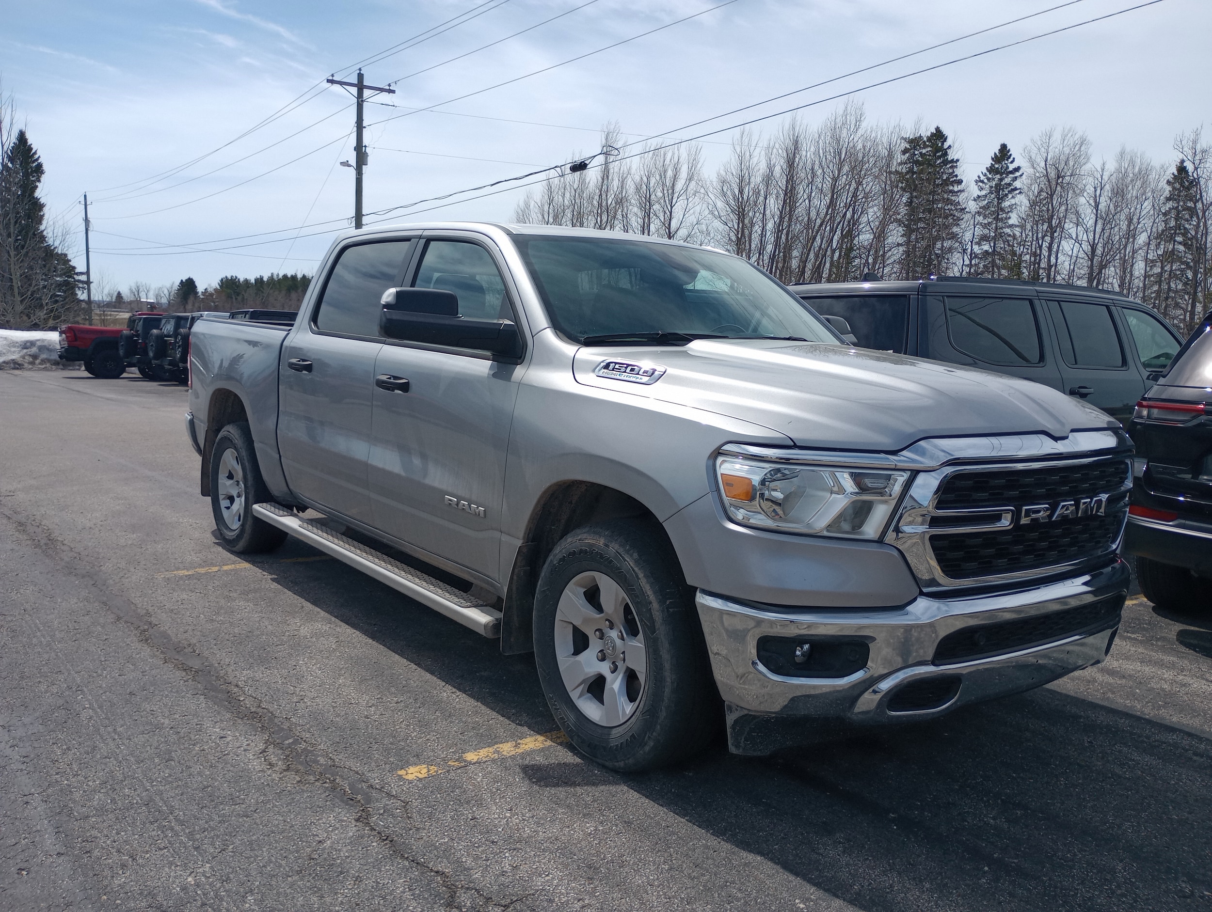 2023 RAM 1500 Big Horn/Lone Star 4x4 Crew Cab 5'7's photo