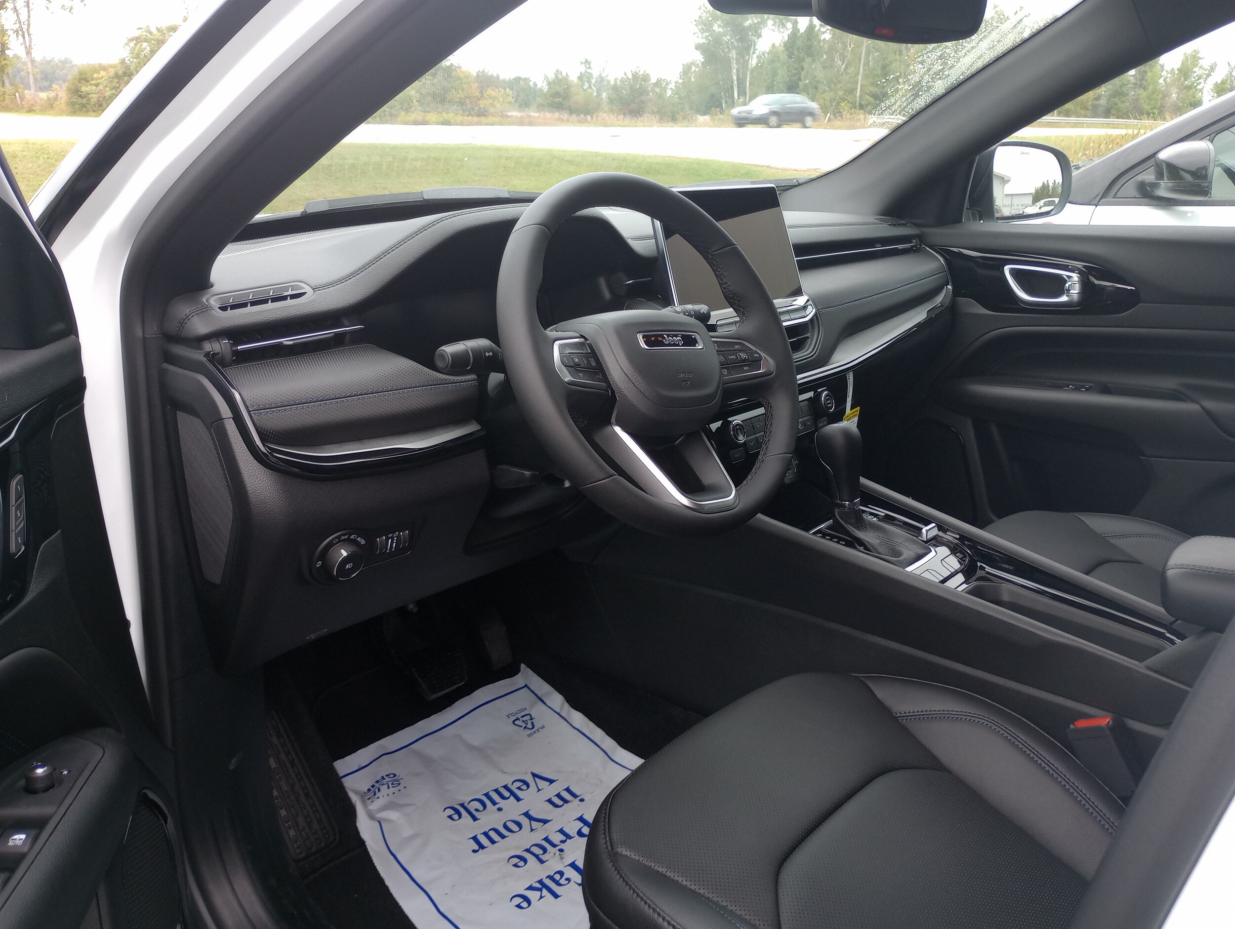 2025 Jeep Compass Limited photo 2