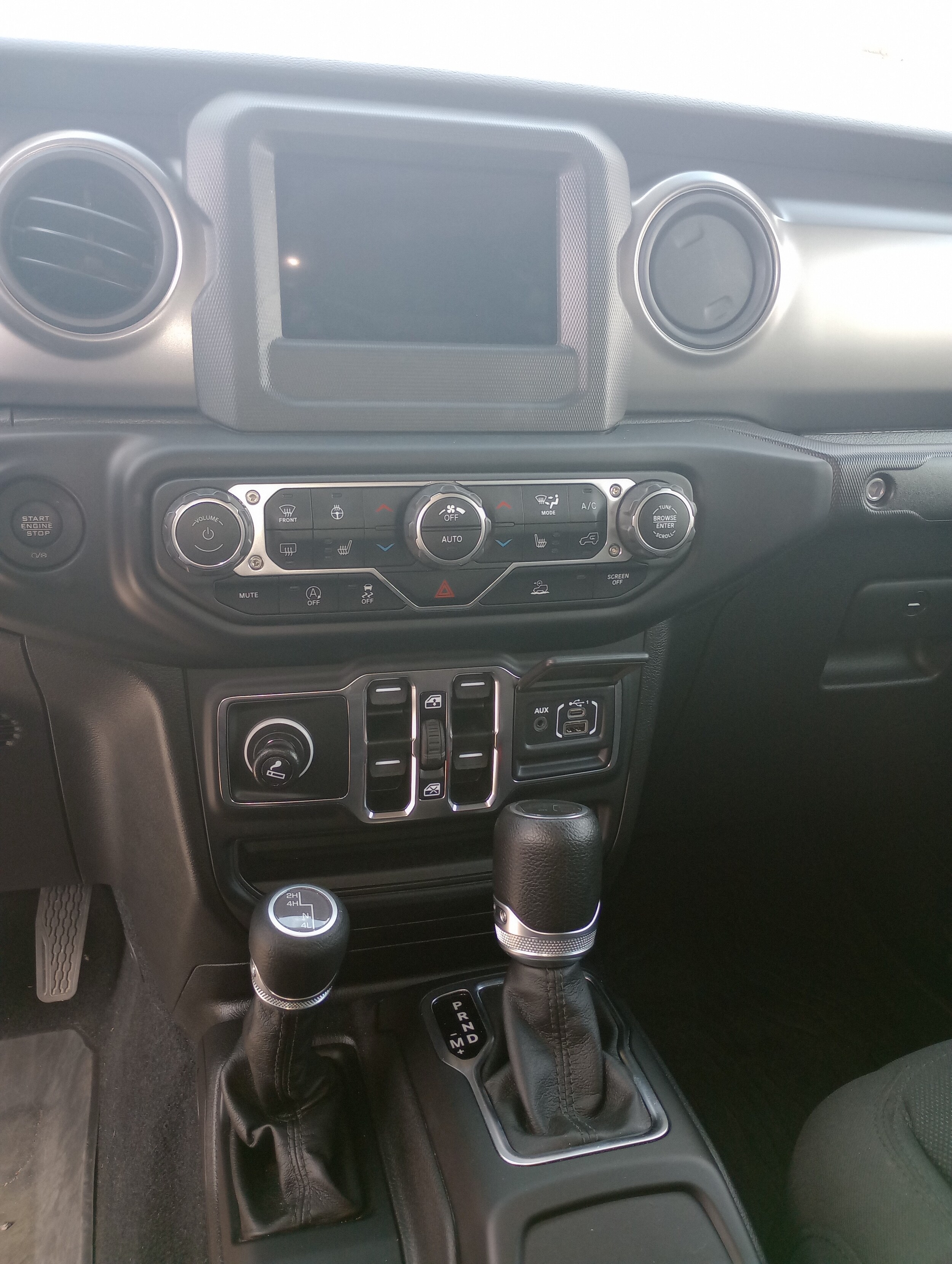 2023 Jeep Gladiator Willys photo 4