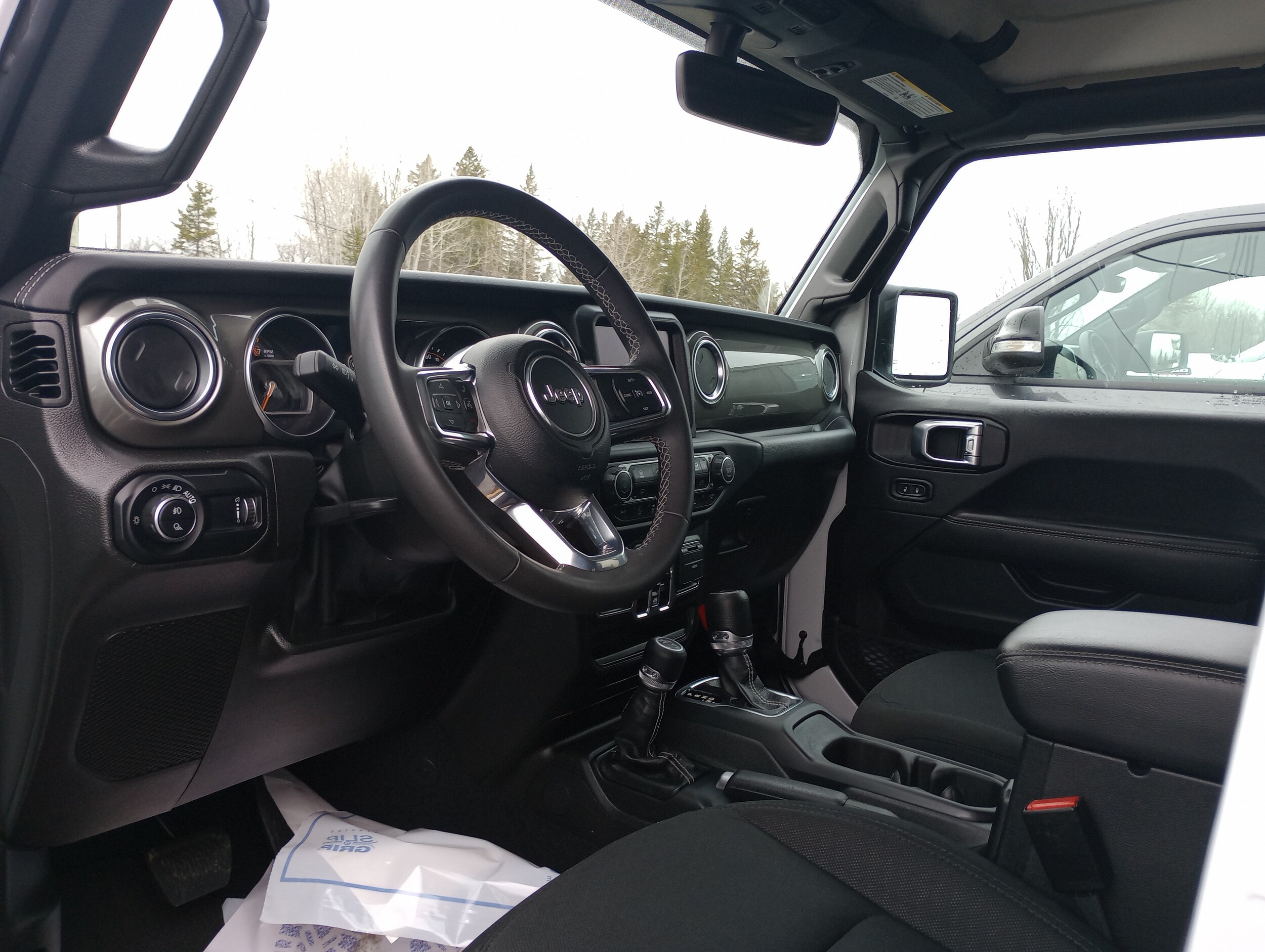 2023 Jeep Gladiator Overland photo 3