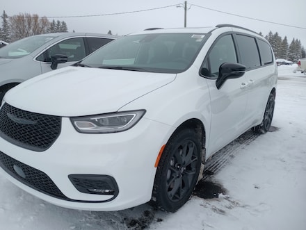 2026 Chrysler Pacifica LIMITED AWD Passenger Van