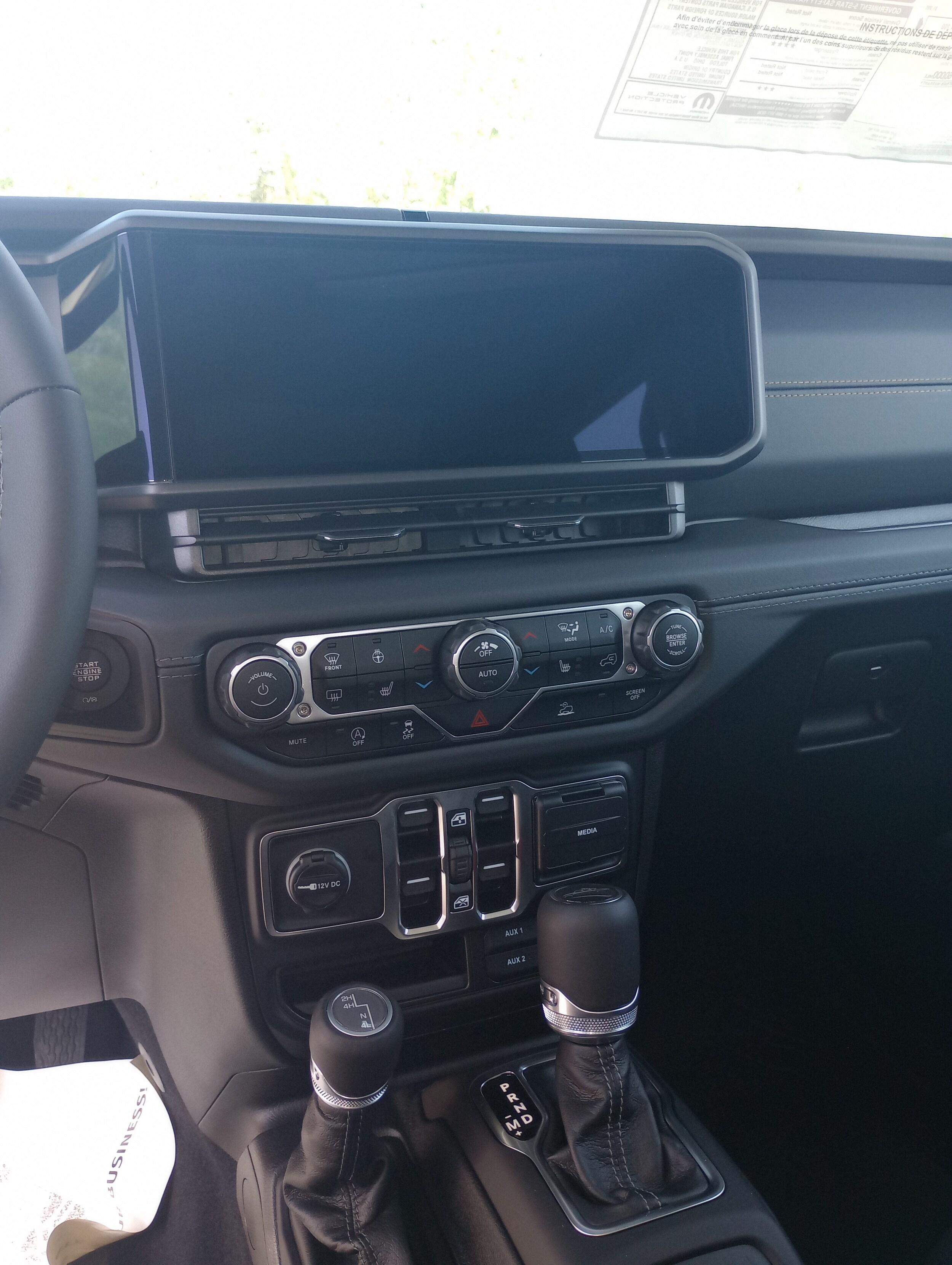 2025 Jeep Gladiator Sport S photo 3