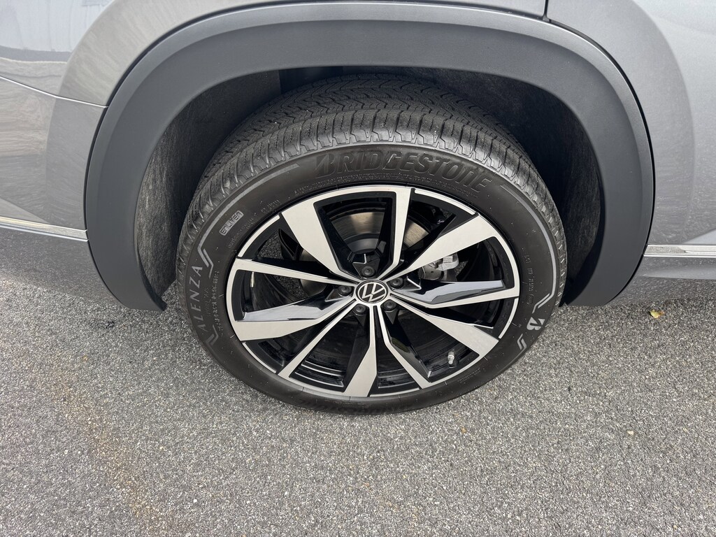 Used 2025 Volkswagen Atlas 2.0T SEL Premium R-Line SUV