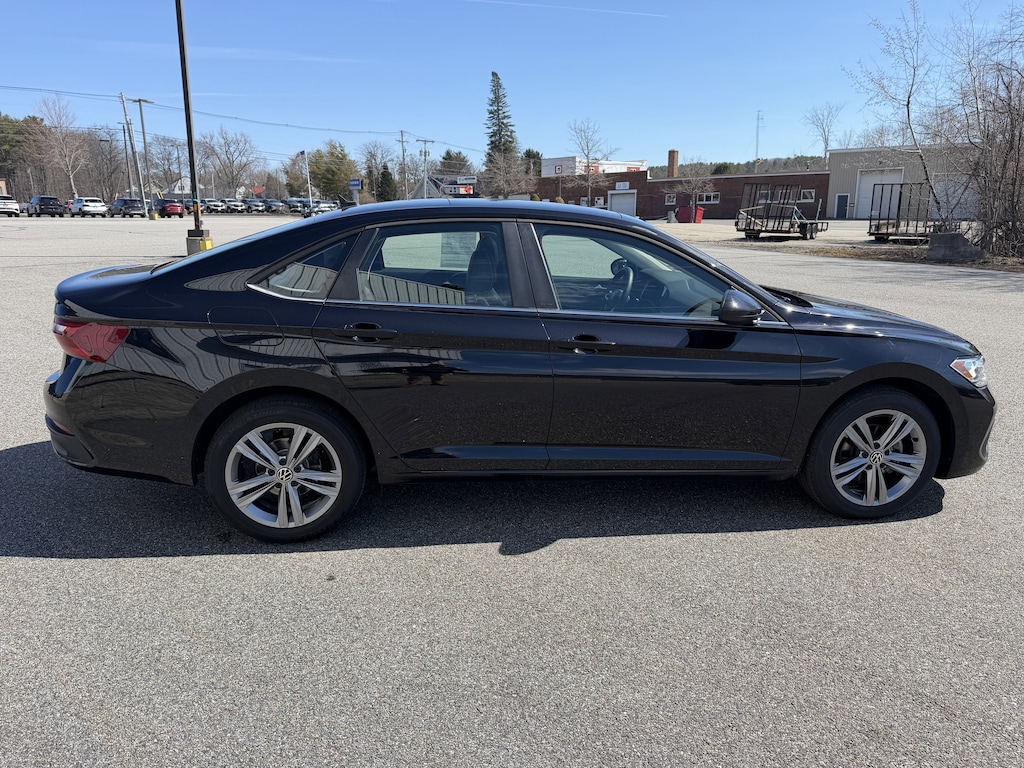Used 2024 Volkswagen Jetta 1.5T SE Sedan