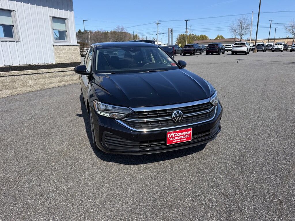 Used 2024 Volkswagen Jetta 1.5T SE Sedan