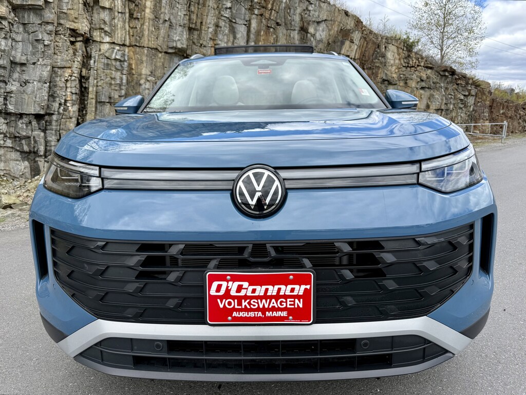 Used 2025 Volkswagen Tiguan 2.0T SE SUV