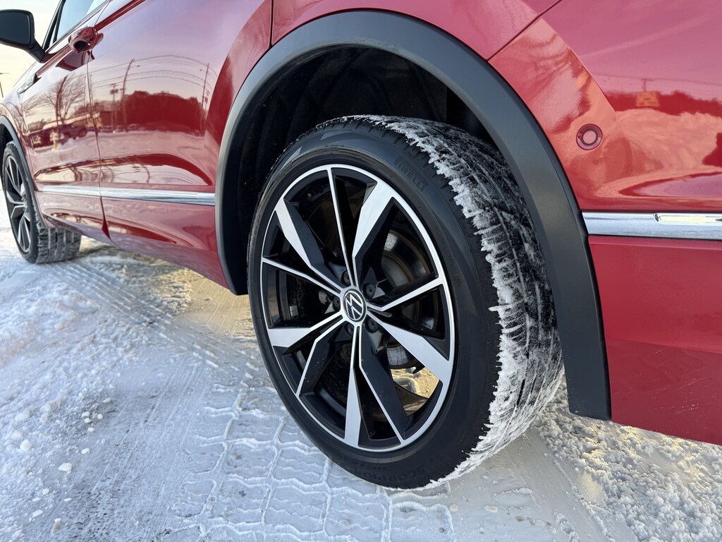 Used 2024 Volkswagen Tiguan 2.0T SEL R-Line SUV