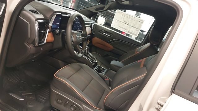 2026 GMC Canyon AT4 - Photo 18