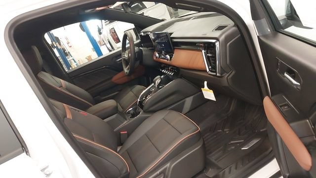 2026 GMC Canyon AT4 - Photo 38