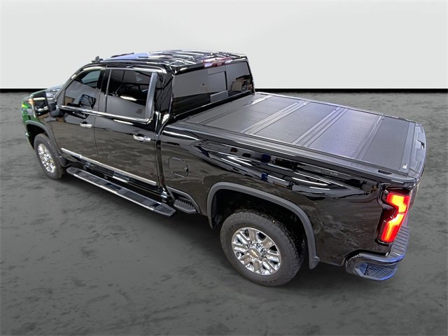 2024 Chevrolet Silverado 2500HD High Country photo 2