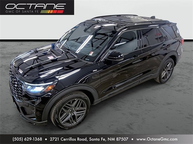 2025 Ford Explorer ST-LINE's photo