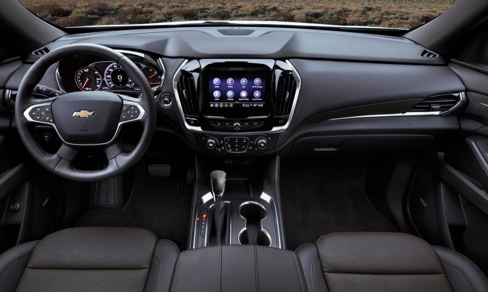 Front interior cabin and dashboard inside the 2022 Chevy Traverse