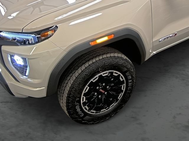 2026 GMC Canyon AT4 - Photo 8