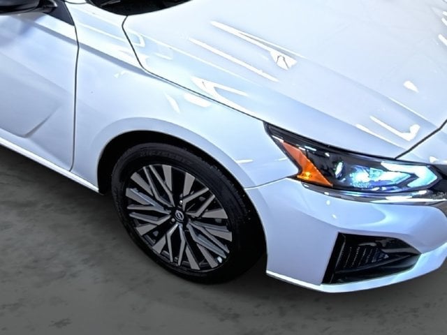 2025 Nissan Altima SV - Photo 17