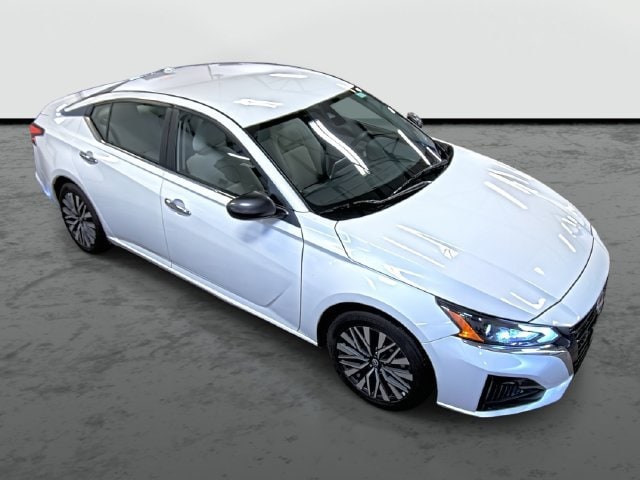 2025 Nissan Altima SV - Photo 6