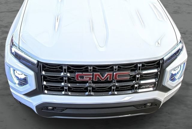 2026 GMC Canyon AT4 - Photo 17