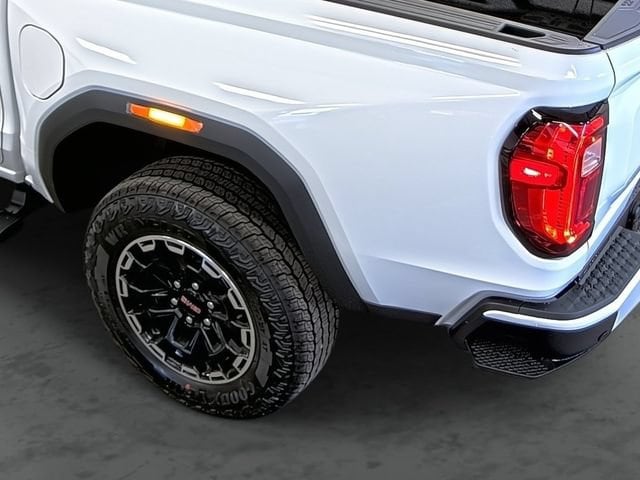 2026 GMC Canyon AT4 - Photo 10