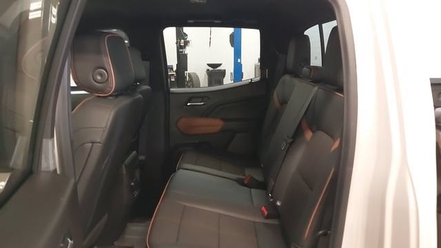 2026 GMC Canyon AT4 - Photo 33