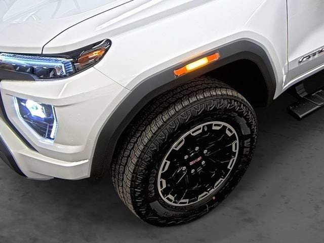 2026 GMC Canyon AT4 - Photo 8
