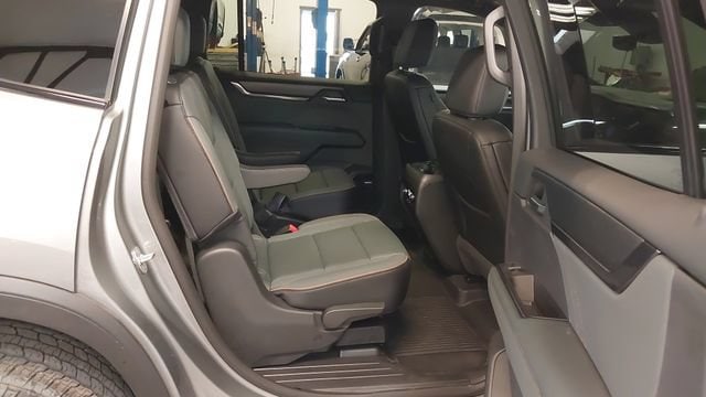 2026 GMC Acadia AT4 - Photo 31