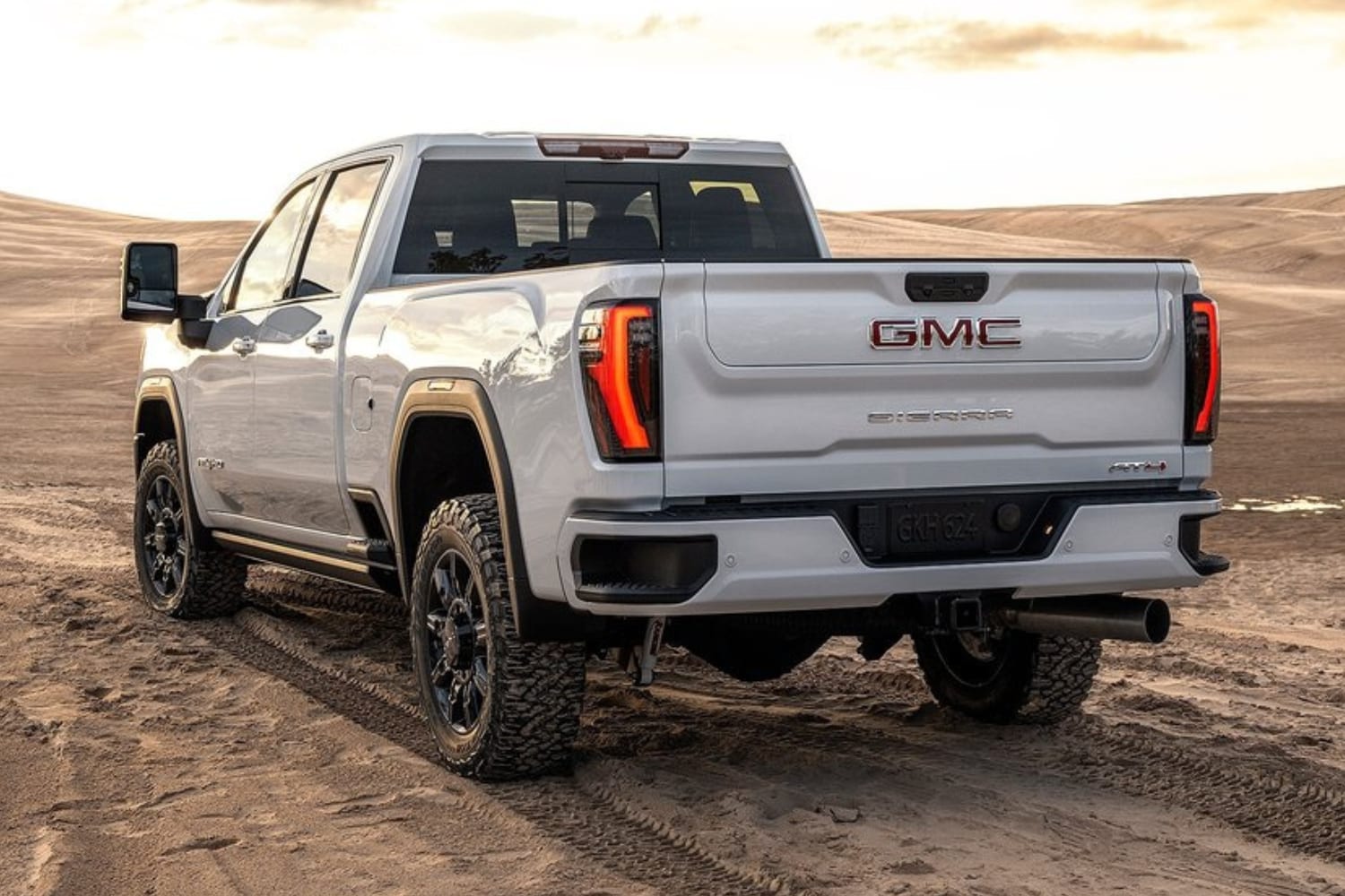 2024 GMC Sierra HD vs. 2023 Ford Super Duty A HeavyDuty Truck