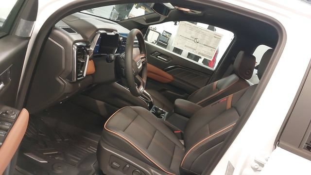 2026 GMC Canyon AT4 - Photo 18