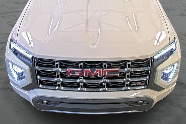 2026 GMC Canyon AT4 - Photo 17
