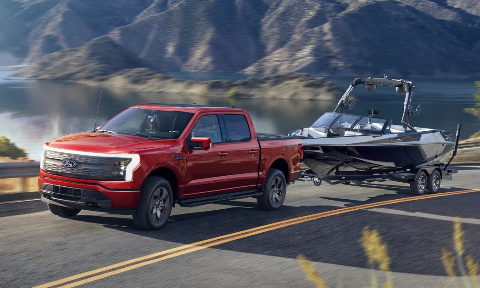 2025 Ford F-150 Lightning towing and payload comparison