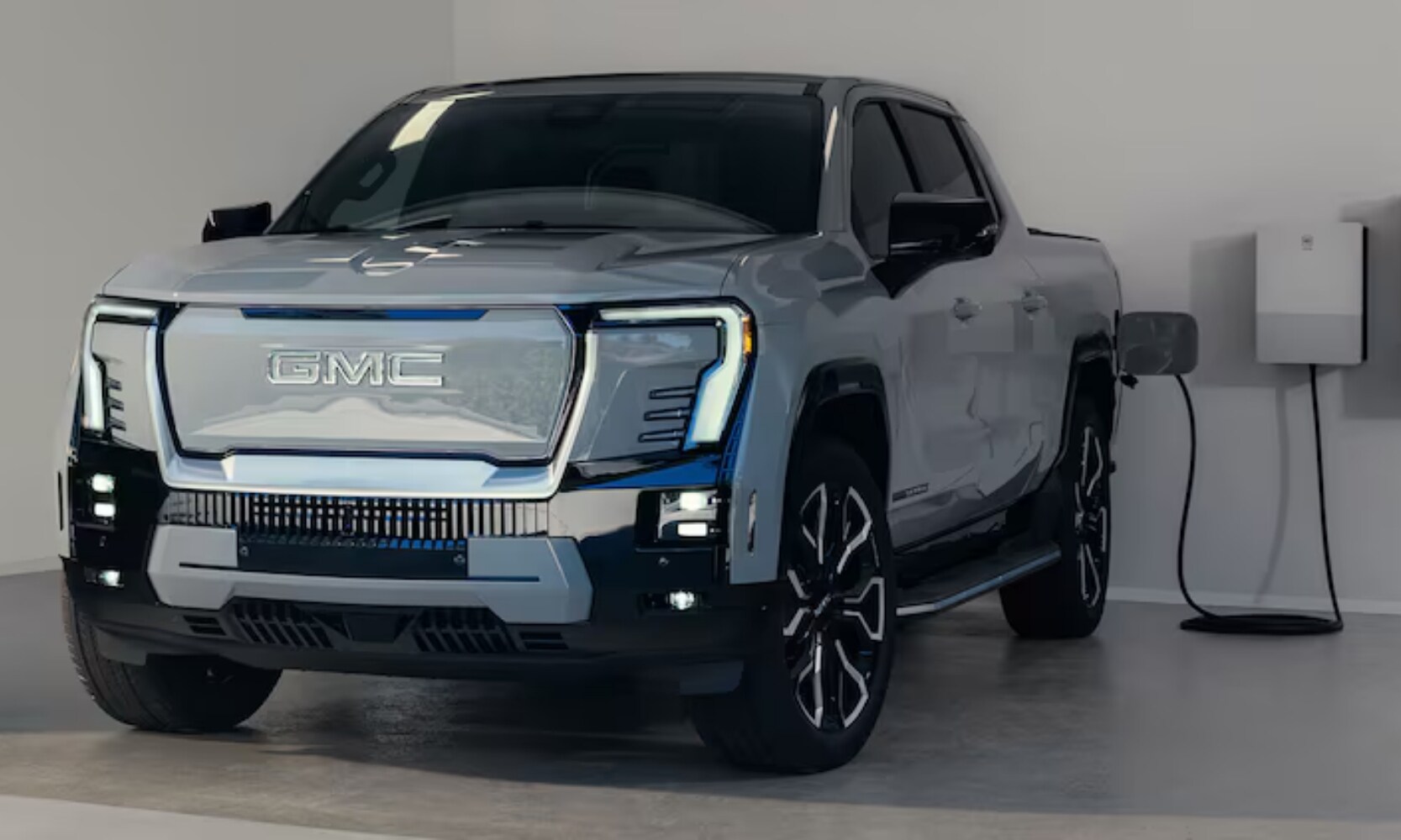 2025 GMC Sierra EV range and battery comparison