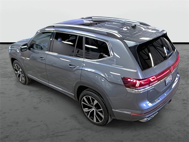 2024 Volkswagen Atlas SEL Premium R-Line photo 2