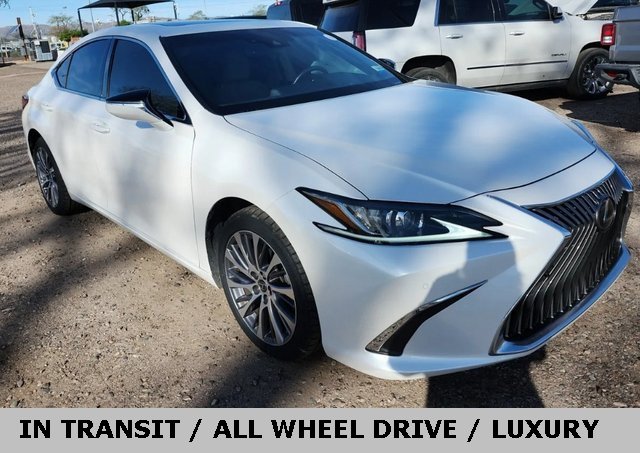 2021 Lexus ES 250's photo