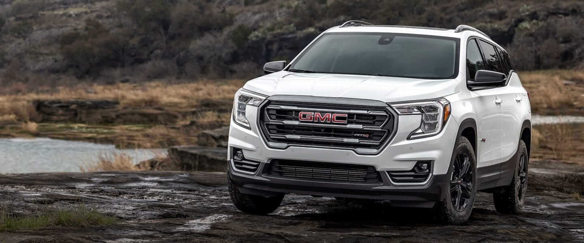 New 2023 GMC Terrain SUV Hero Image