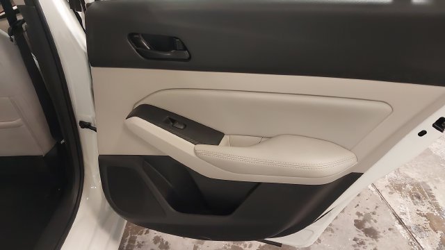 2025 Nissan Altima SV - Photo 32