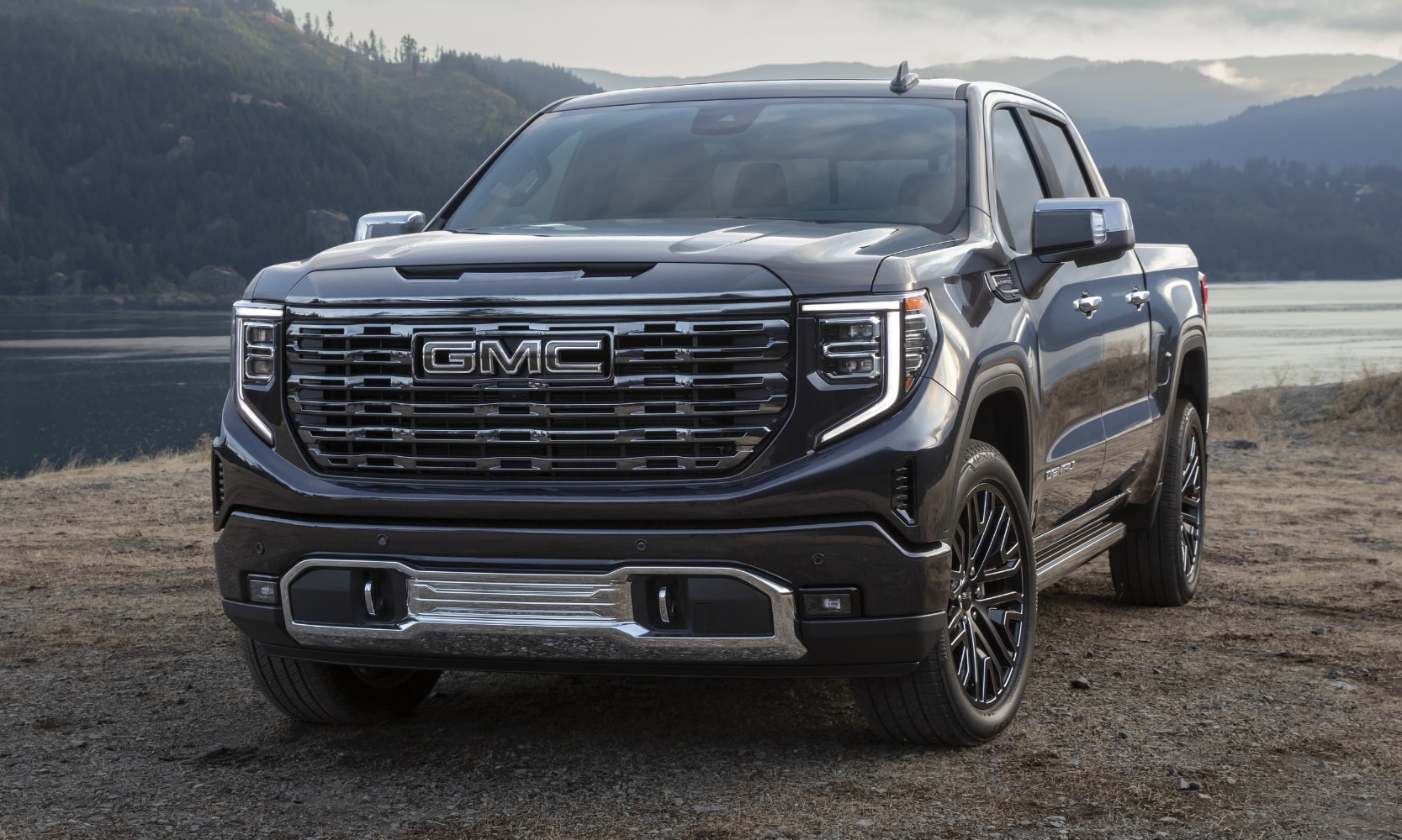A look at the new 2022 GMC Sierra 1500 Light Duty Truck in the Ultimate Denali package