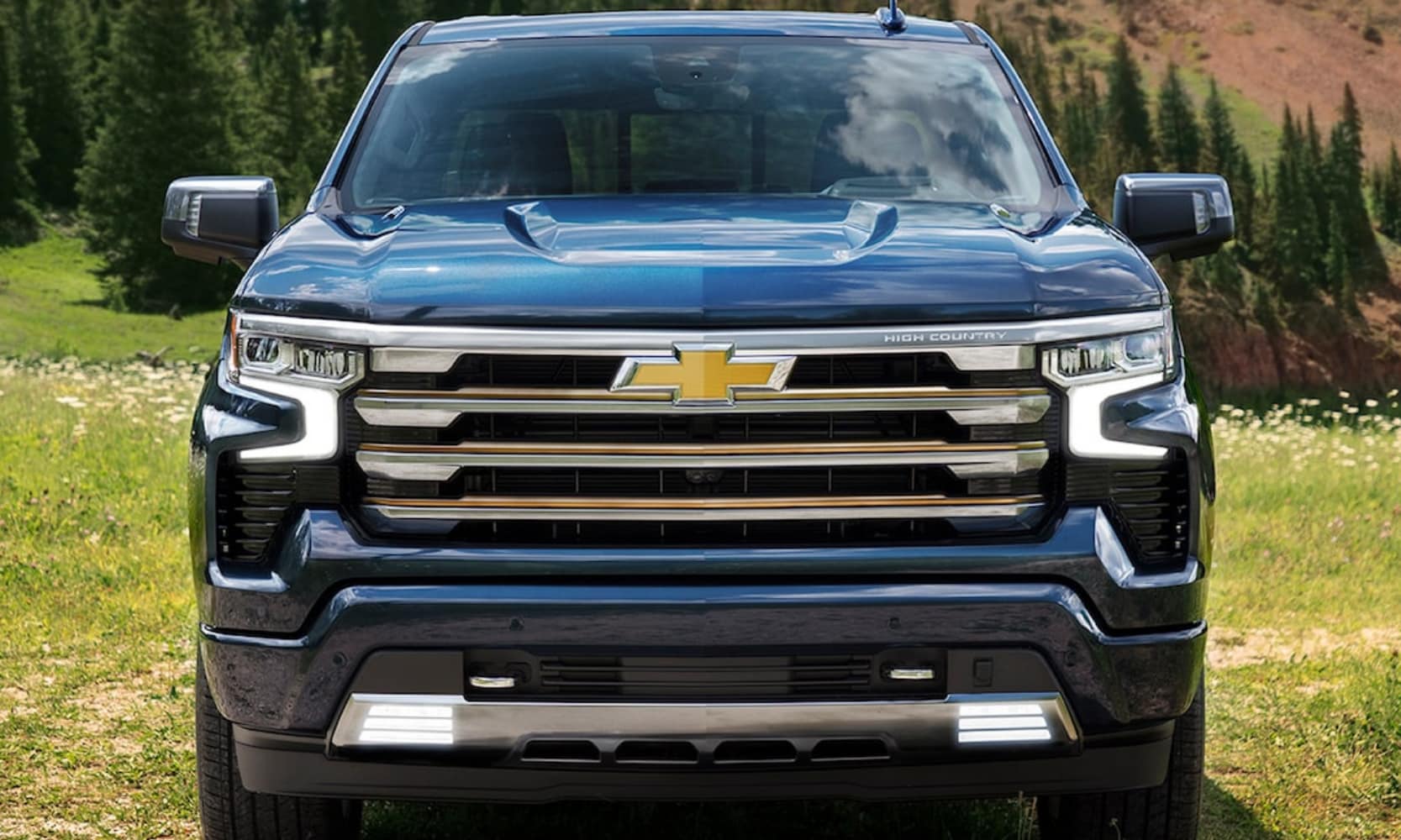 Front exterior grille view of the New 2022 Chevrolet Silverado 1500 full-size truck