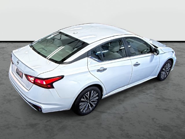 2025 Nissan Altima SV - Photo 5