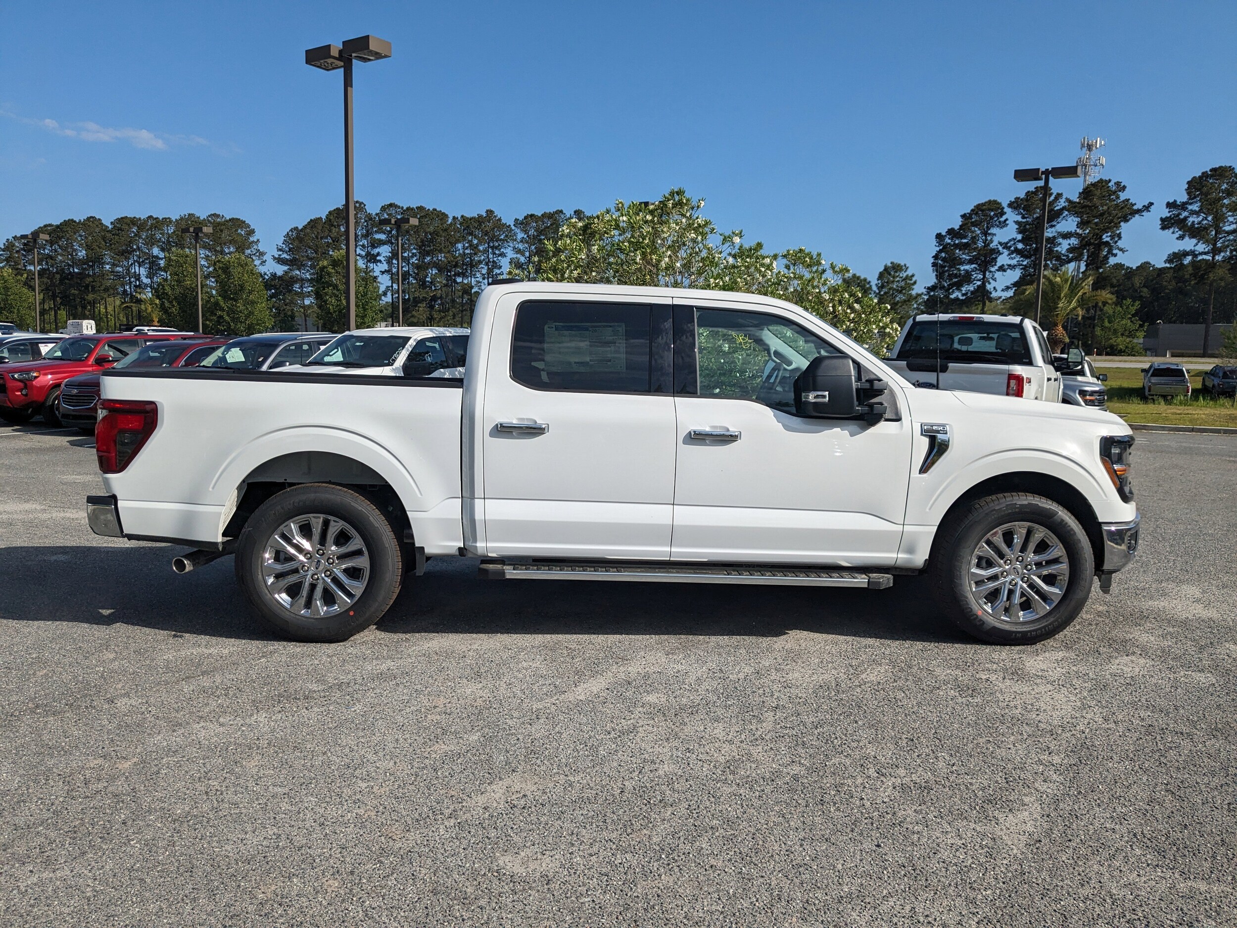 2025 Ford F-150 XLT photo 3